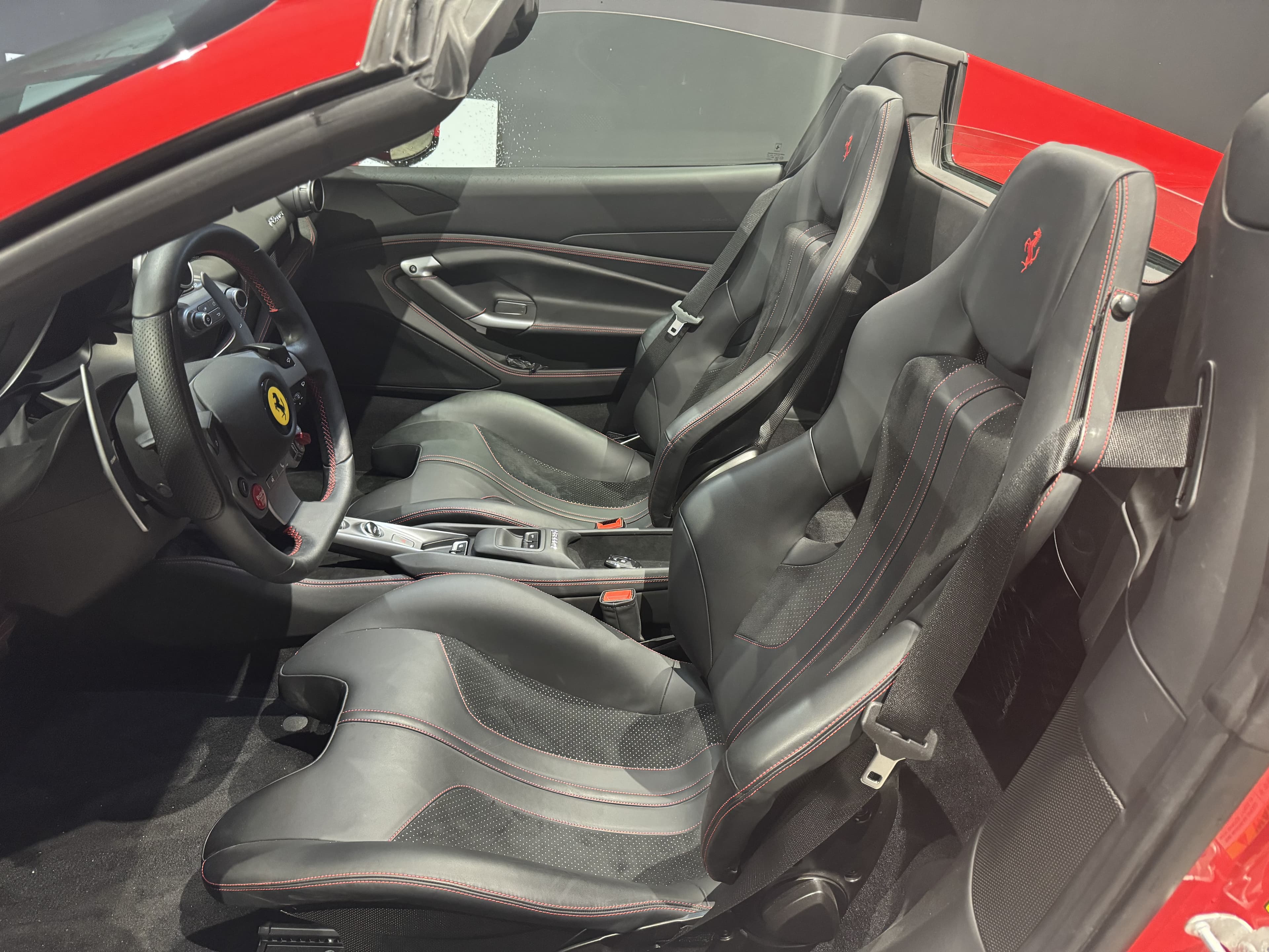 Ferrari F8 Spider – Image 1 / 4