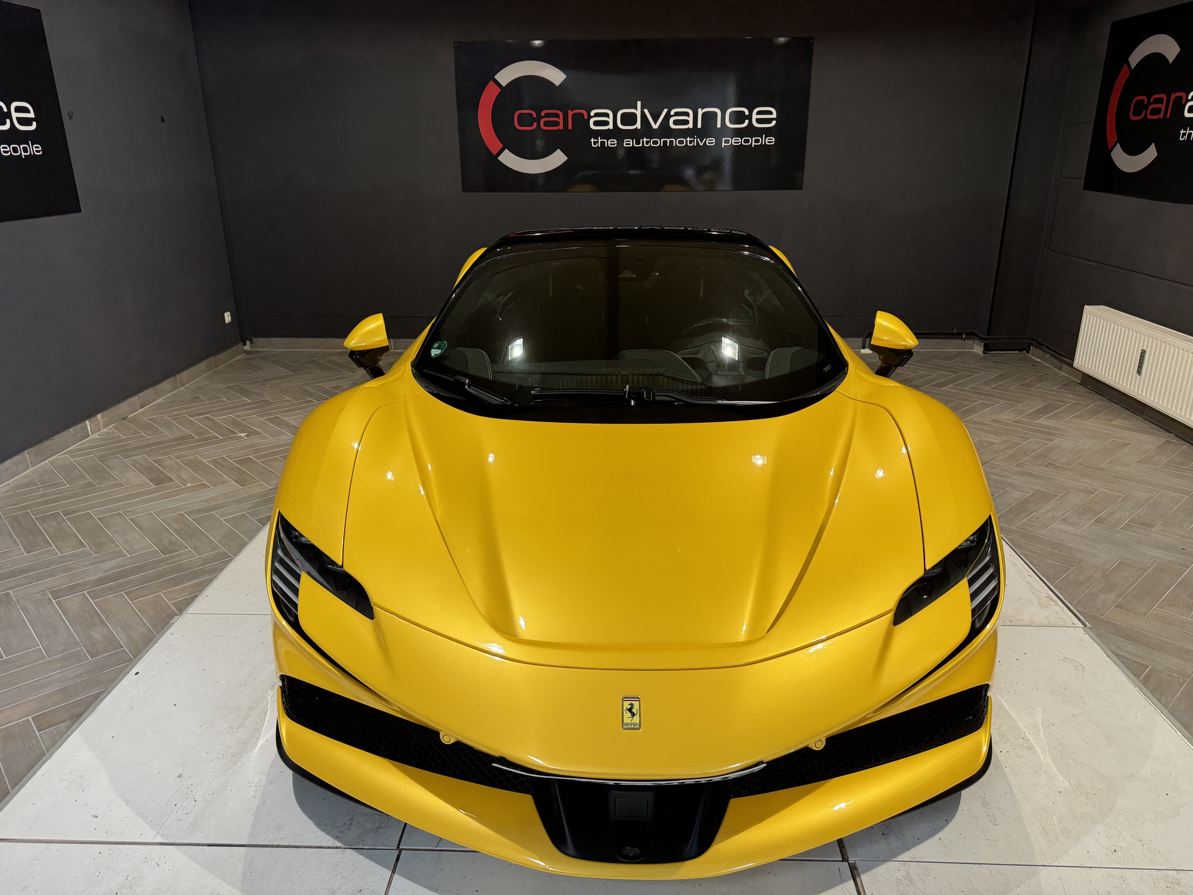Ferrari F8 Spider – Image 1 / 4