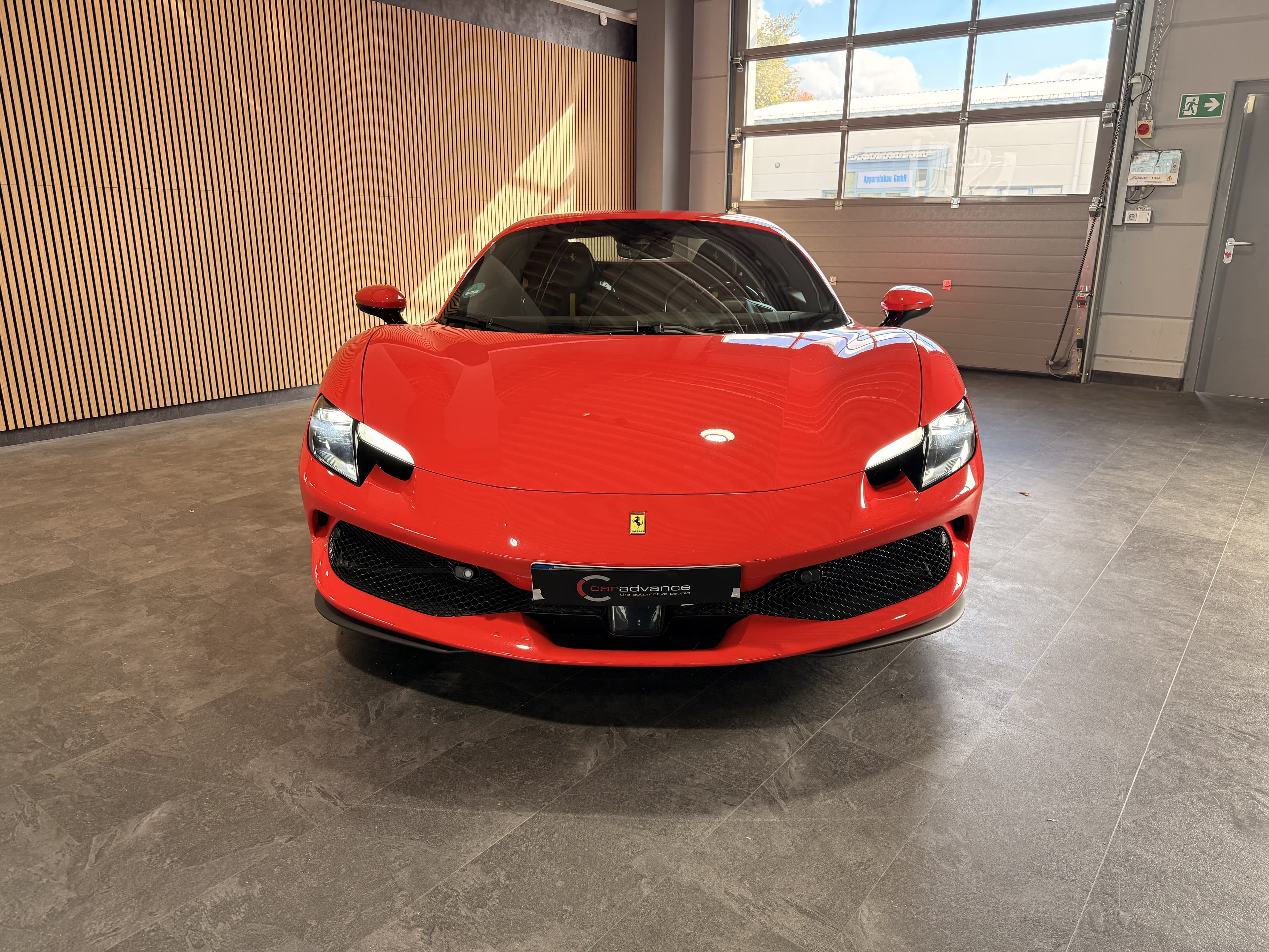 Ferrari 296 GTS – Image 1 / 4